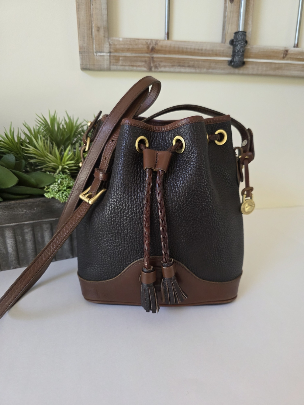 Vintage Dooney & Bourke AWL Black Cedar Drawstring Bucket Bag USA 90's